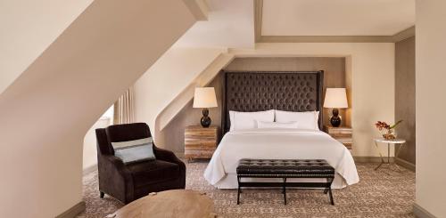 Writer Deluxe King Room with City View