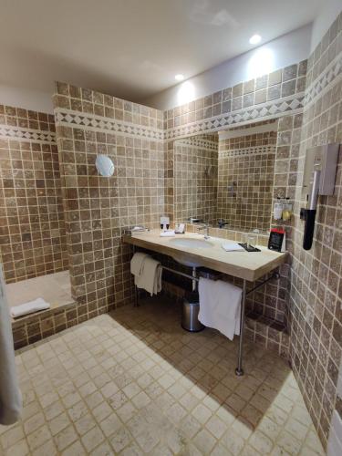 Guest room, 2 Twin/Single Bed(s), Limited view