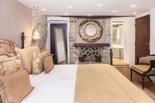 Elegance Double Room
