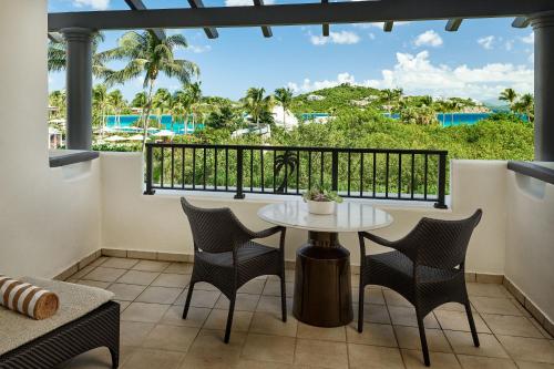 Club Resort View, Club level, Guest room, 2 Double, Balcony