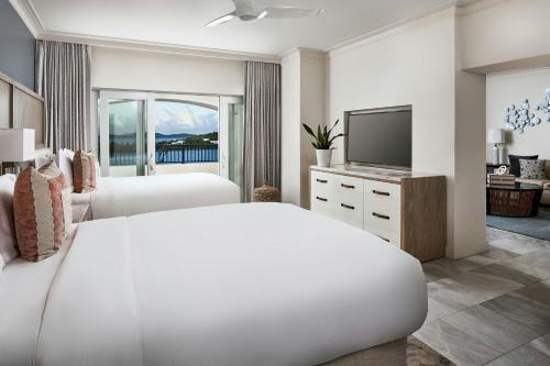 Club Oceanfront, Club level, 1 Bedroom Suite, Balcony