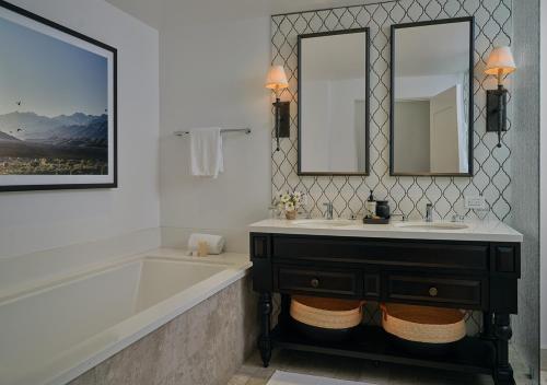 Ojai Luxury Two Queen Beds