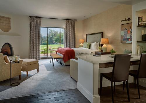 Mini Suite with King Bed