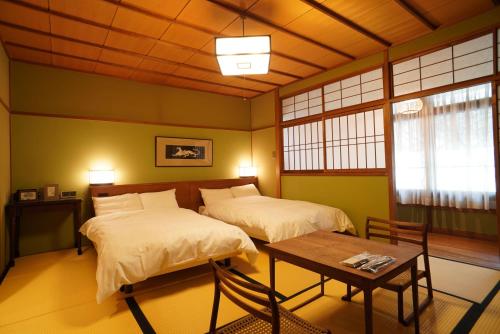 Superior Twin Room with Shared Bathroom - "Chuyo"