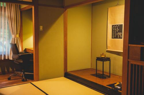 Superior Twin Room with Shared Bathroom - "Chuyo"