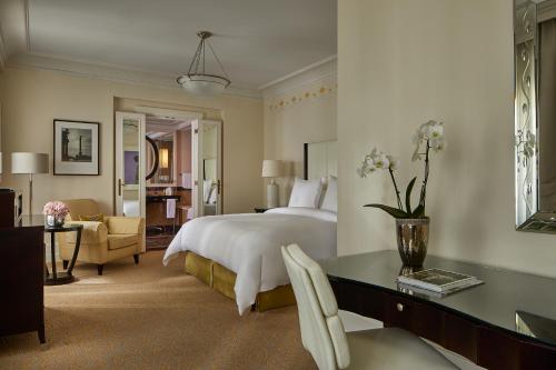 Gresham King Room