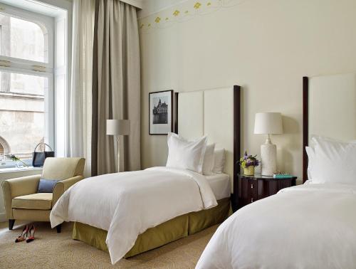 Gresham Room with Two Twin Beds