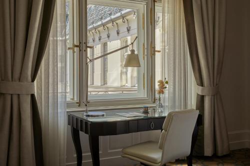Superior Room with Two Twin Beds