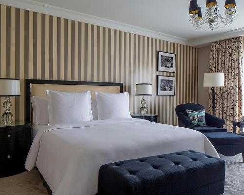 Modern King Room