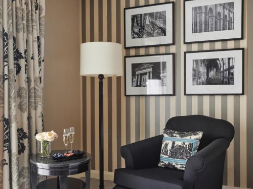 Modern King Room