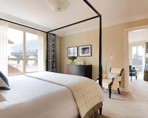 Suite with River View