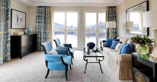 Suite with River View