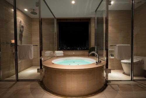 King Junior Suite on Higher Floor with Complimentary Mini-bar