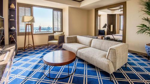 King Junior Suite on Higher Floor with Complimentary Mini-bar
