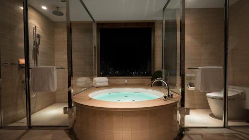 King Suite on Higher Floor with Complimentary Mini-bar