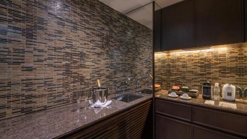 King Suite on Higher Floor with Complimentary Mini-bar