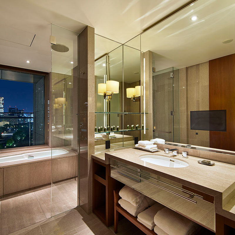 Grand Deluxe King Room with Balcony