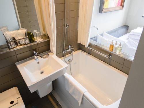 Economy Single Room with High Ceilling - Non-Smoking