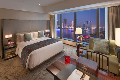 Club River View Room King
