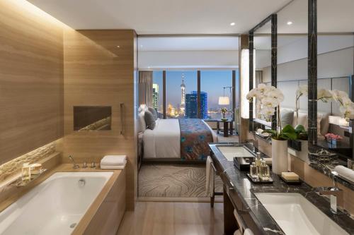Club River View Room Twin
