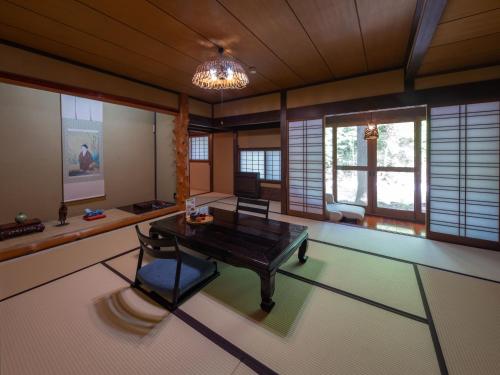 Deluxe Japanese-Style House - Annex