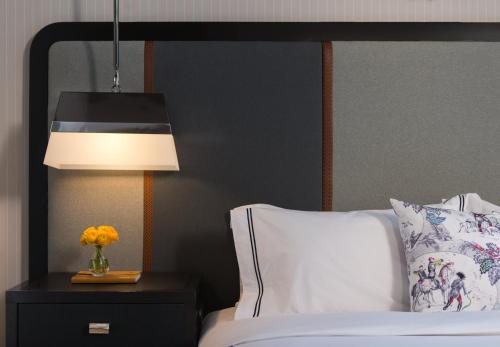 King Room with Mobility Accessible Tub
