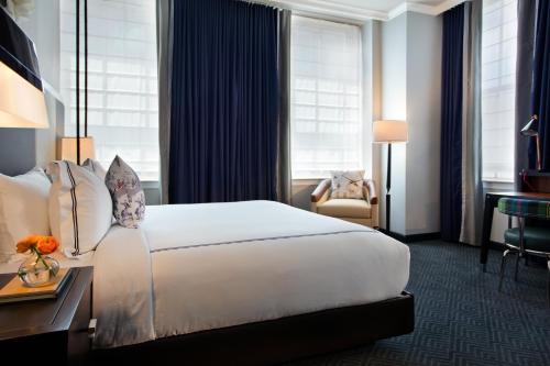 King Room with Mobility Accessible Tub and Roll-In Shower