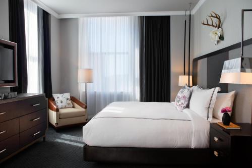 One Bedroom King Suite