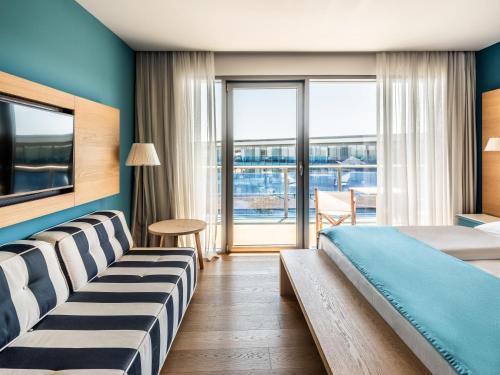 Superior Room with Balcony and Park View
