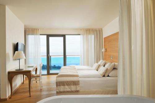 Senior Suite with Balcony and Sea View