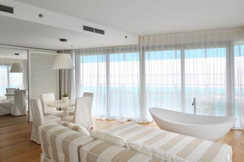 Senior Suite with Balcony and Sea View