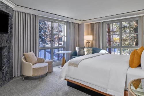 Deluxe King Room with Fireplace