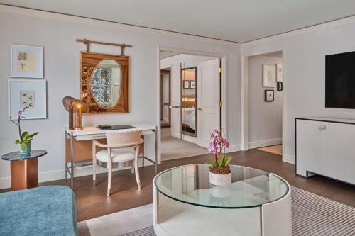 One Bedroom King Suite