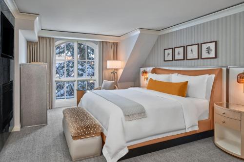 Superior One-Bedroom King Suite