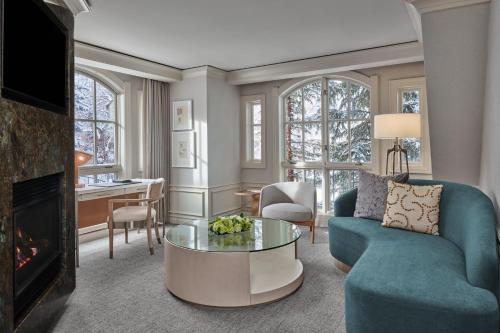 Superior One-Bedroom King Suite