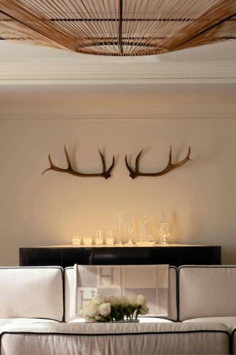 Luxury One-Bedroom King Suite 
