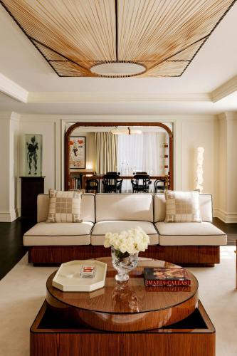 Luxury One-Bedroom King Suite 