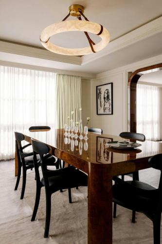 Luxury One-Bedroom King Suite 