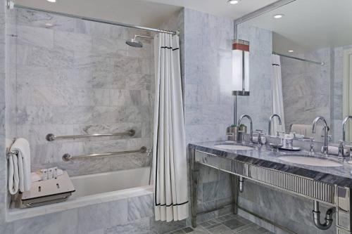 Superior, Guest room, 1 King