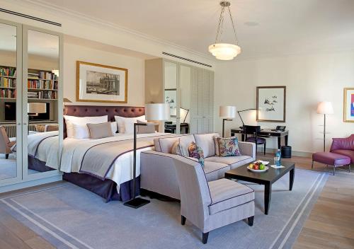 Deluxe Stephanie Room 