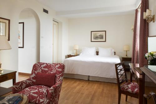 Junior Suite with Garden View