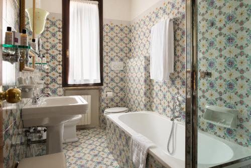Junior Suite with Garden View