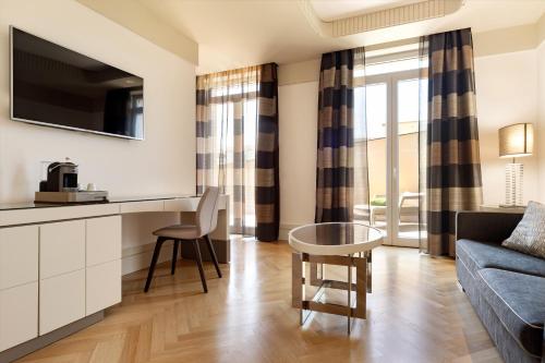Grand Suite with Terrace and Spa Access