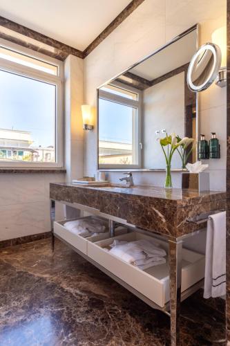 Junior Suite with Terrace and Spa Access