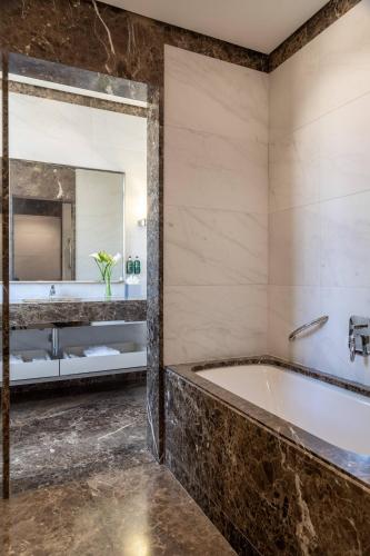 Junior Suite with Terrace and Spa Access