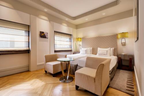 Classic Room (2 adults + 1 child)
