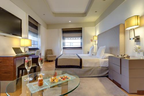 Junior Suite (2 Adults + 1 Child)