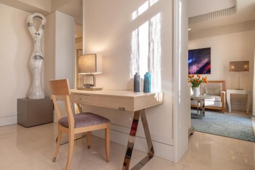 Presidential Suite with Terrace