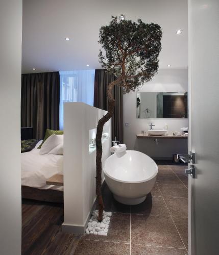 Executive Suite with Balcony
