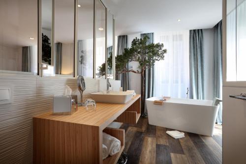Executive Suite with Balcony